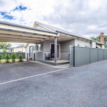 South Dubbo Hideaway - Pet Friendlyヴィラ エクステリア 写真